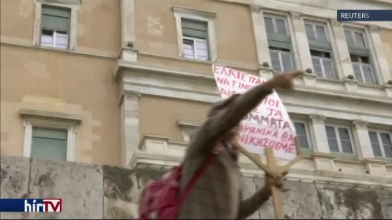 Tízezrek tüntettek Athénban a megszorítások miatt