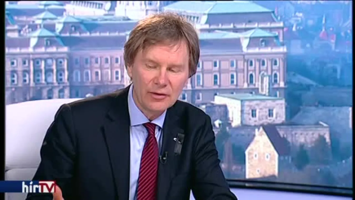 Egyenesen - Az ünnepelt ellenség