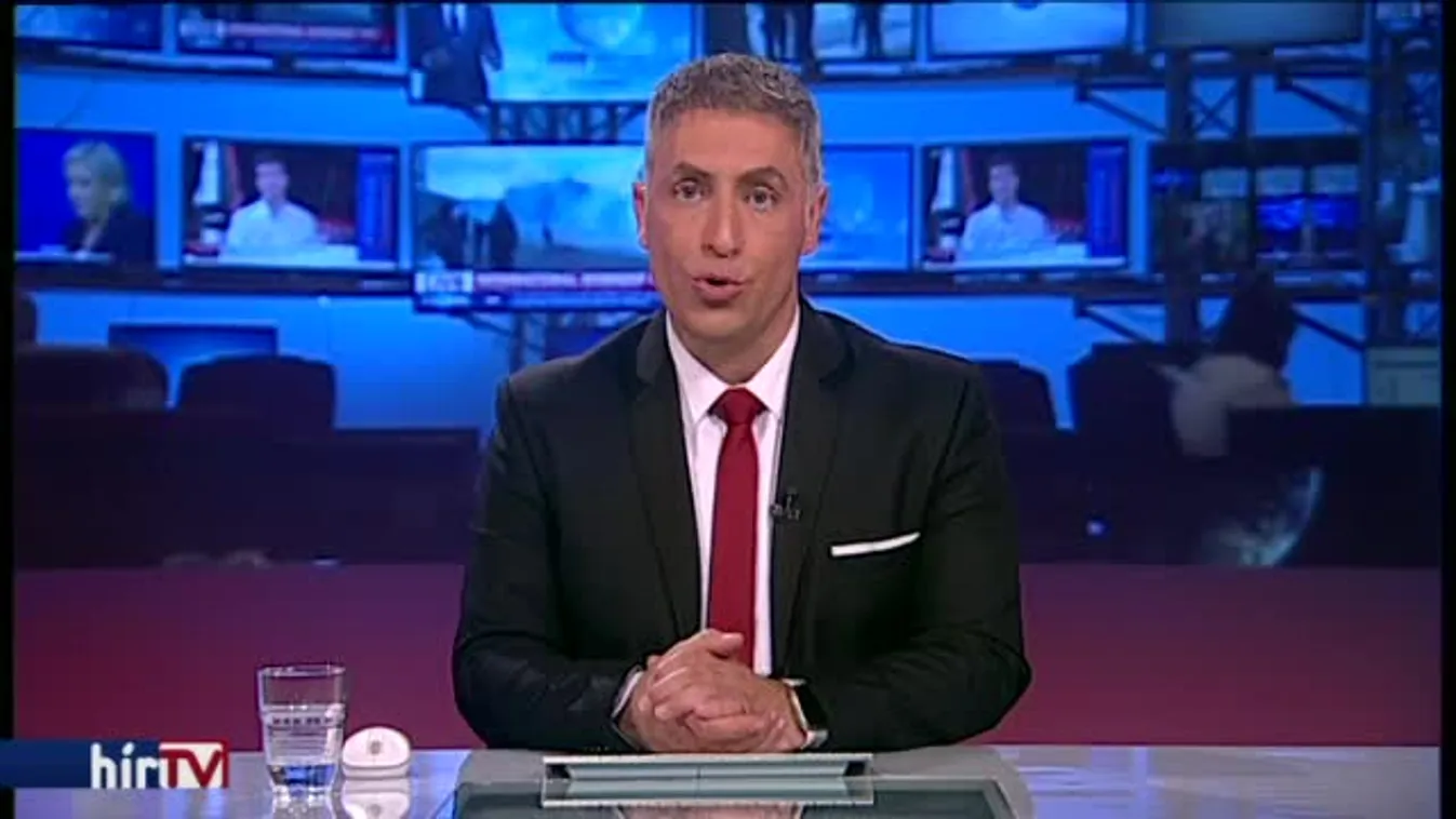 Versenyautók lepték el a főváros utcáit