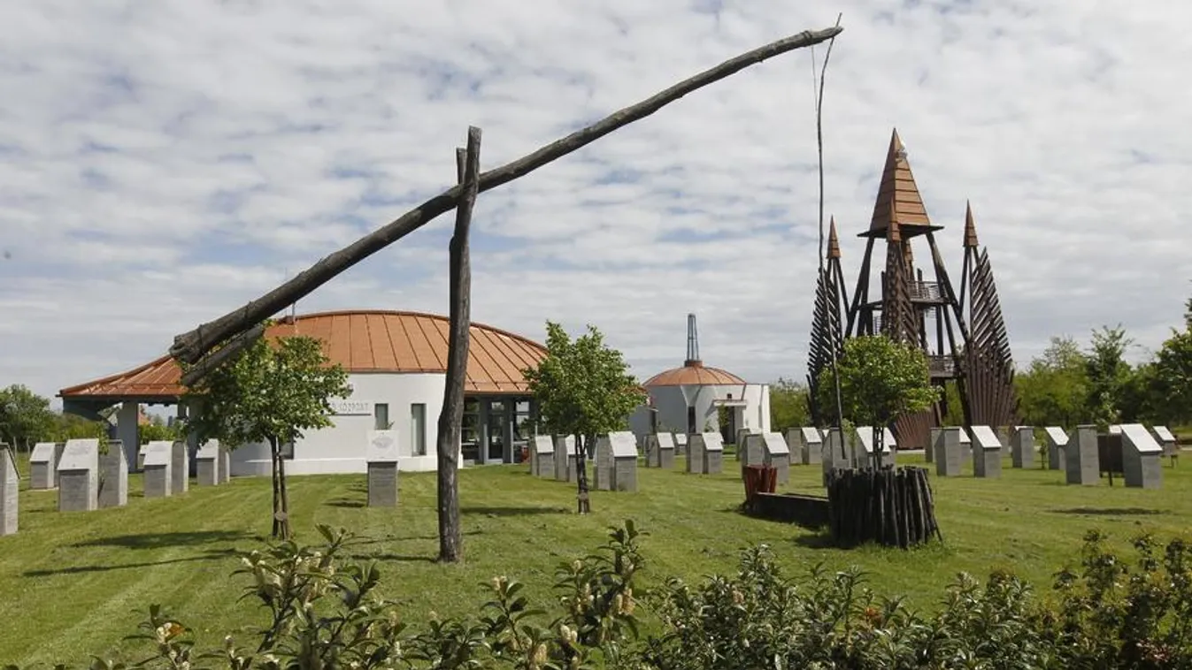 A román határnál van a Makovecz-rajongók Mekkája