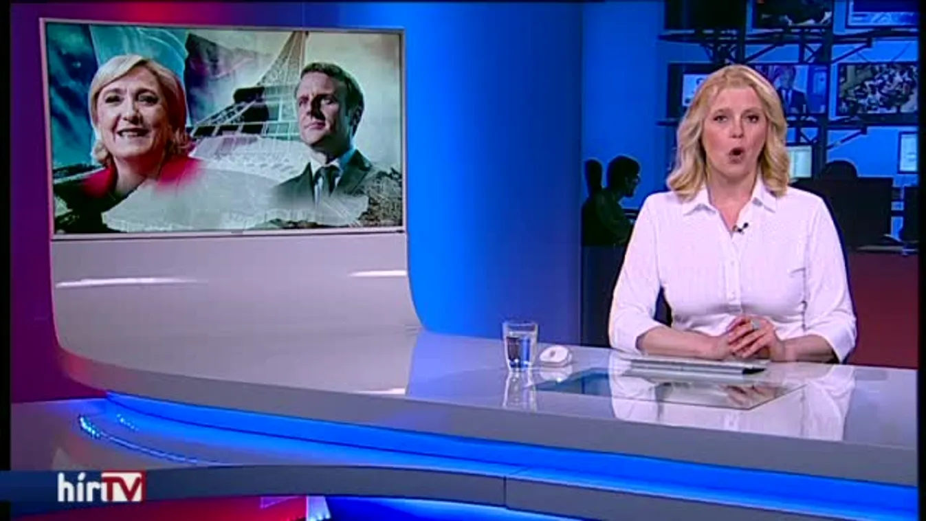 Tojással dobálták Le Pent