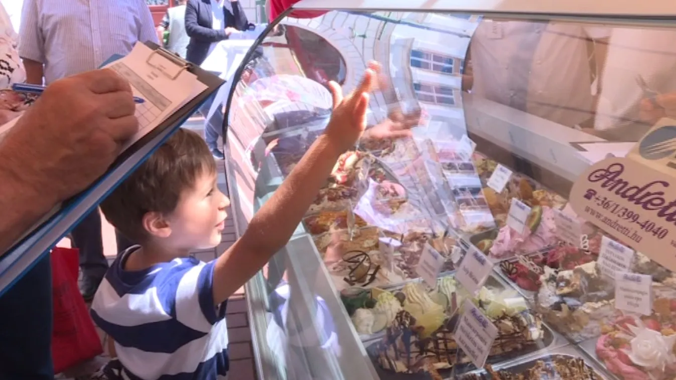 Mascarponés túrókrém sós karamellel az év fagylatja