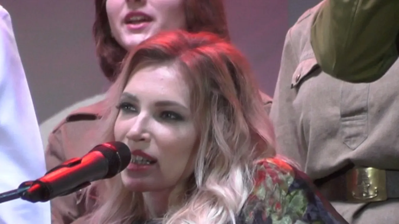 A Krímben tárt karokkal várták az Eurovízióról kizárt énekes nőt