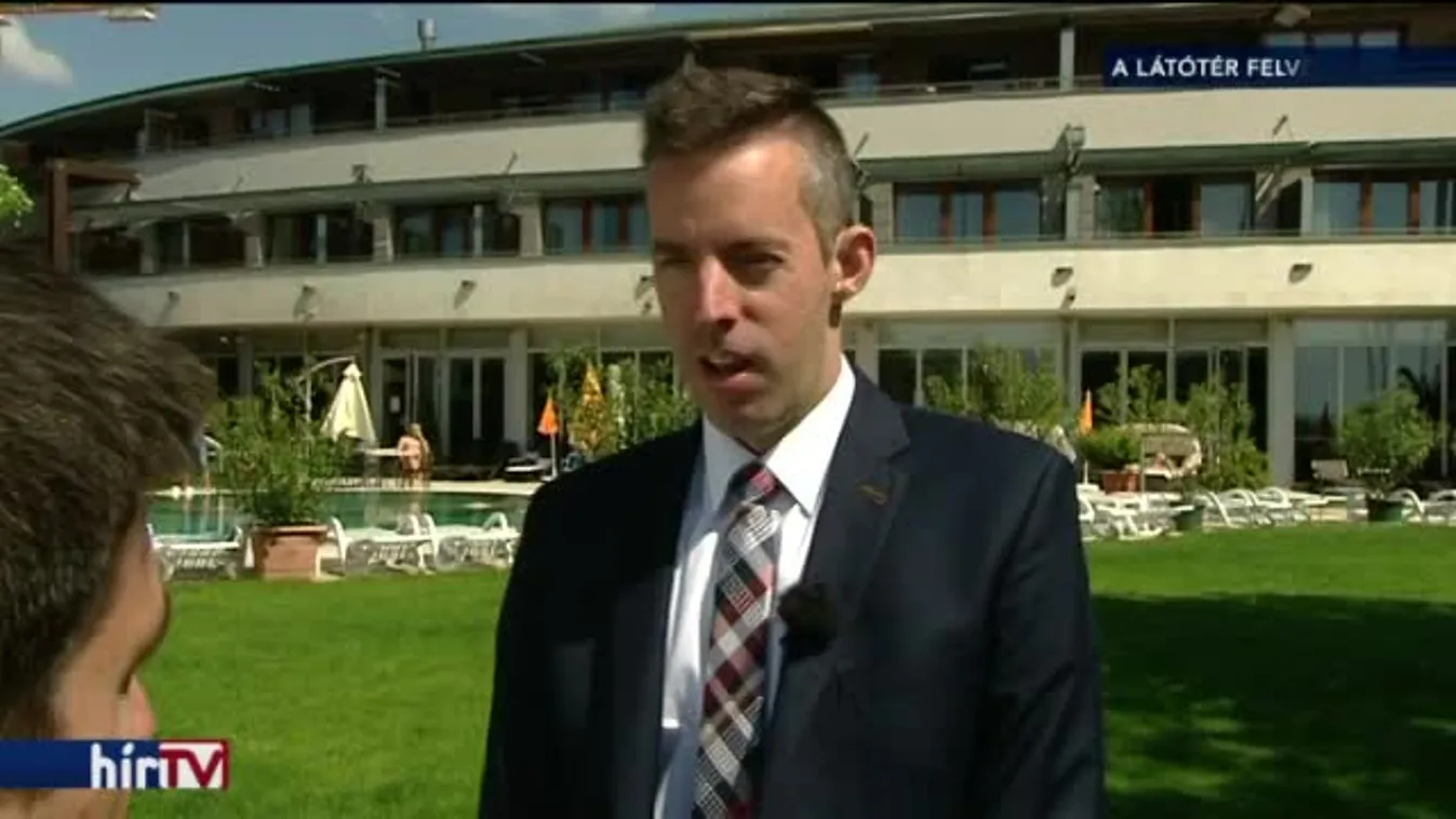 Lassan magunknak süthetjük a lángost, ha strandra megyünk