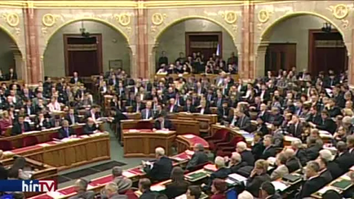 Veréssel fenyegette a jobbikos képviselő az államtitkárt