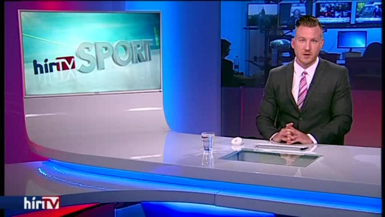 Cipőboltot nyitottak a sztárcsatárok kedvesei