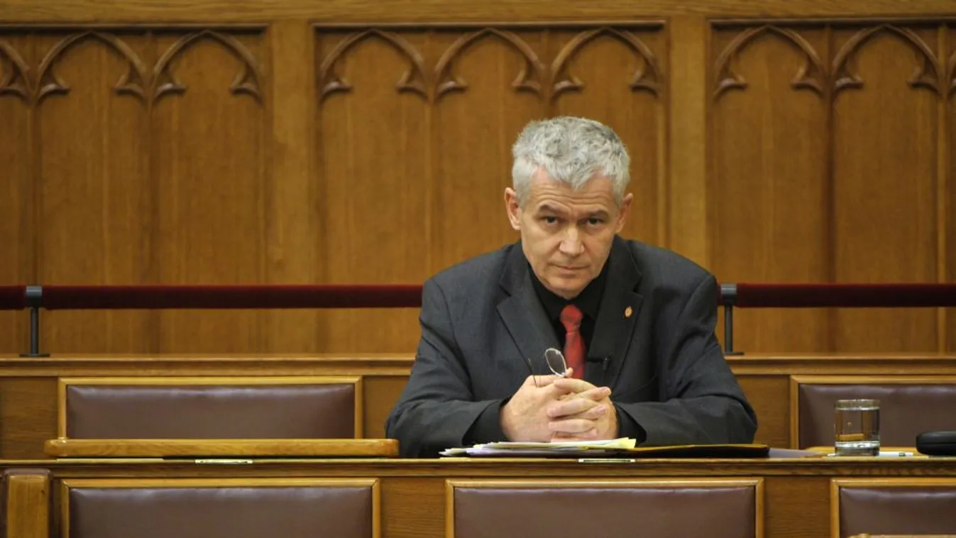 Polt szerint minden korrupciós ügyet kivizsgálnak