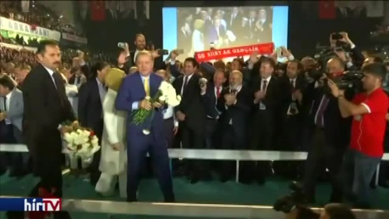 Halálbüntetést követelnek a török katonákra