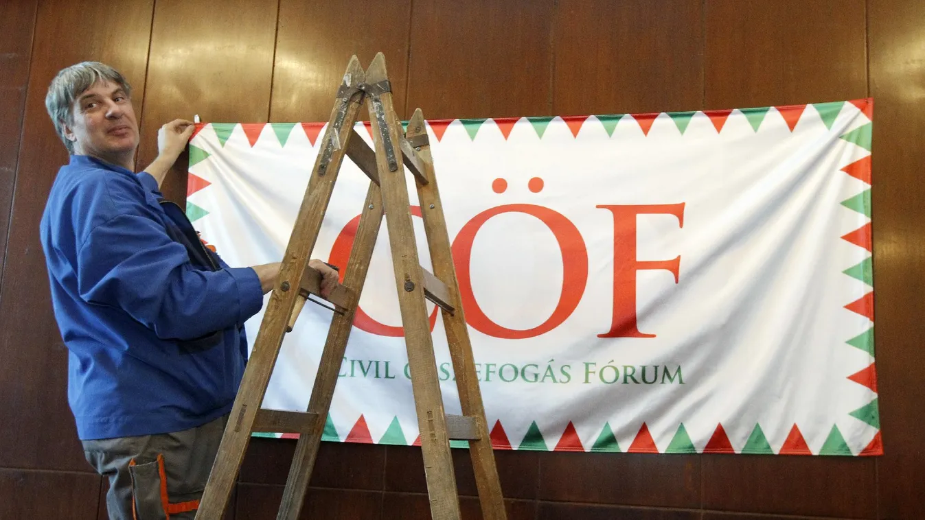 Közéleti homokozó