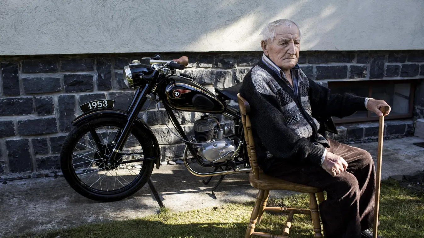 Rajmund felújított egy Csepel motort, hogy örömet szerezzen 90 éves nagyapjának