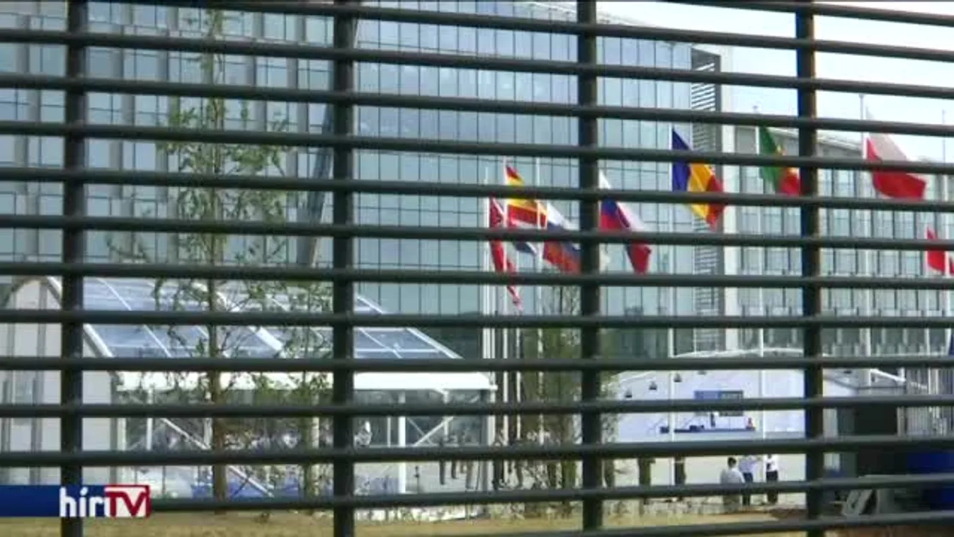 NATO-csúcs – Trumppal és Macronnal