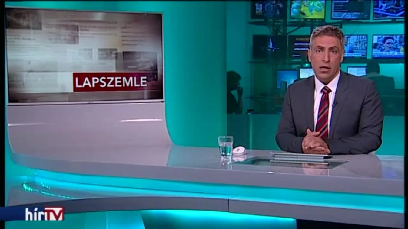 Egy kék bőrönd tartja izgalomban a briteket