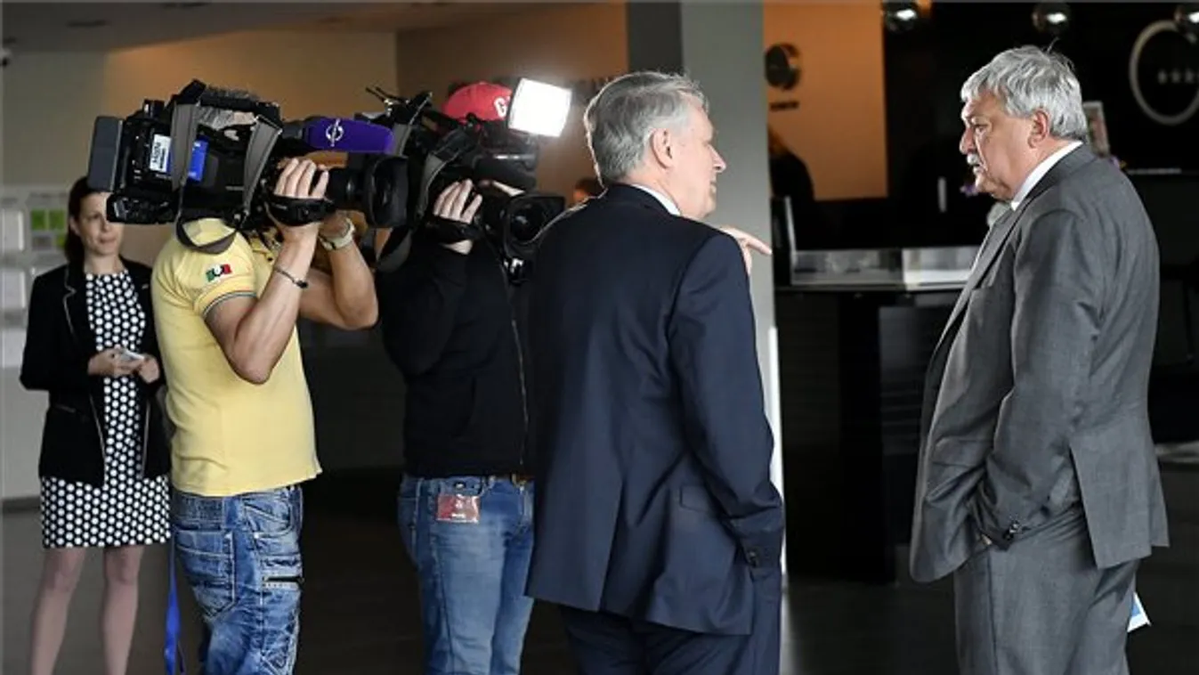 Csányi egyedül a nézőszámmal nem elégedett