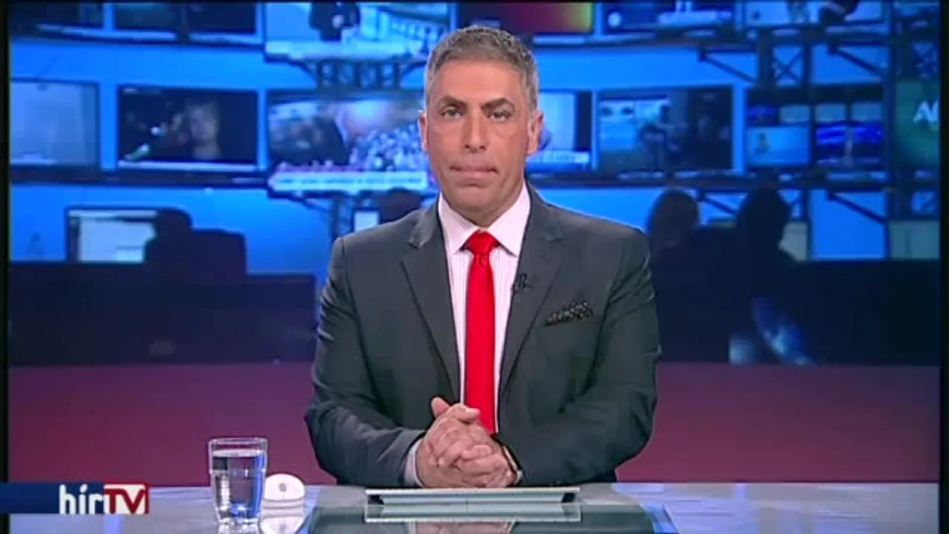 Elrajtolt a Kétfarkú Kutya Párt újabb plakátkampánya