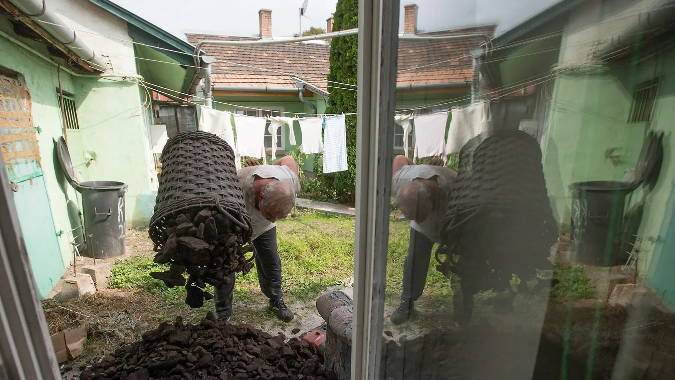 Szimpla kampányfogás a rezsicsökkentés