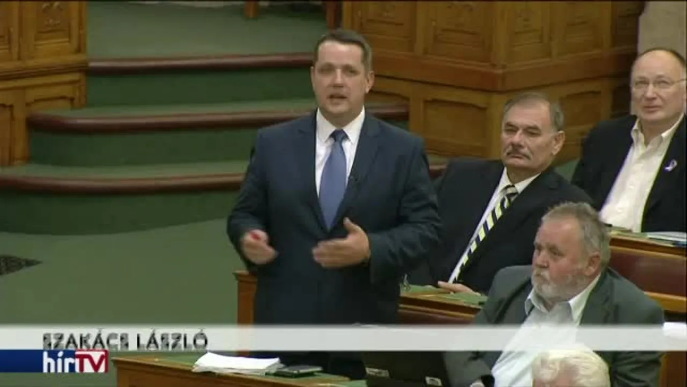 Vona: Orbán egy kiégett kommunista