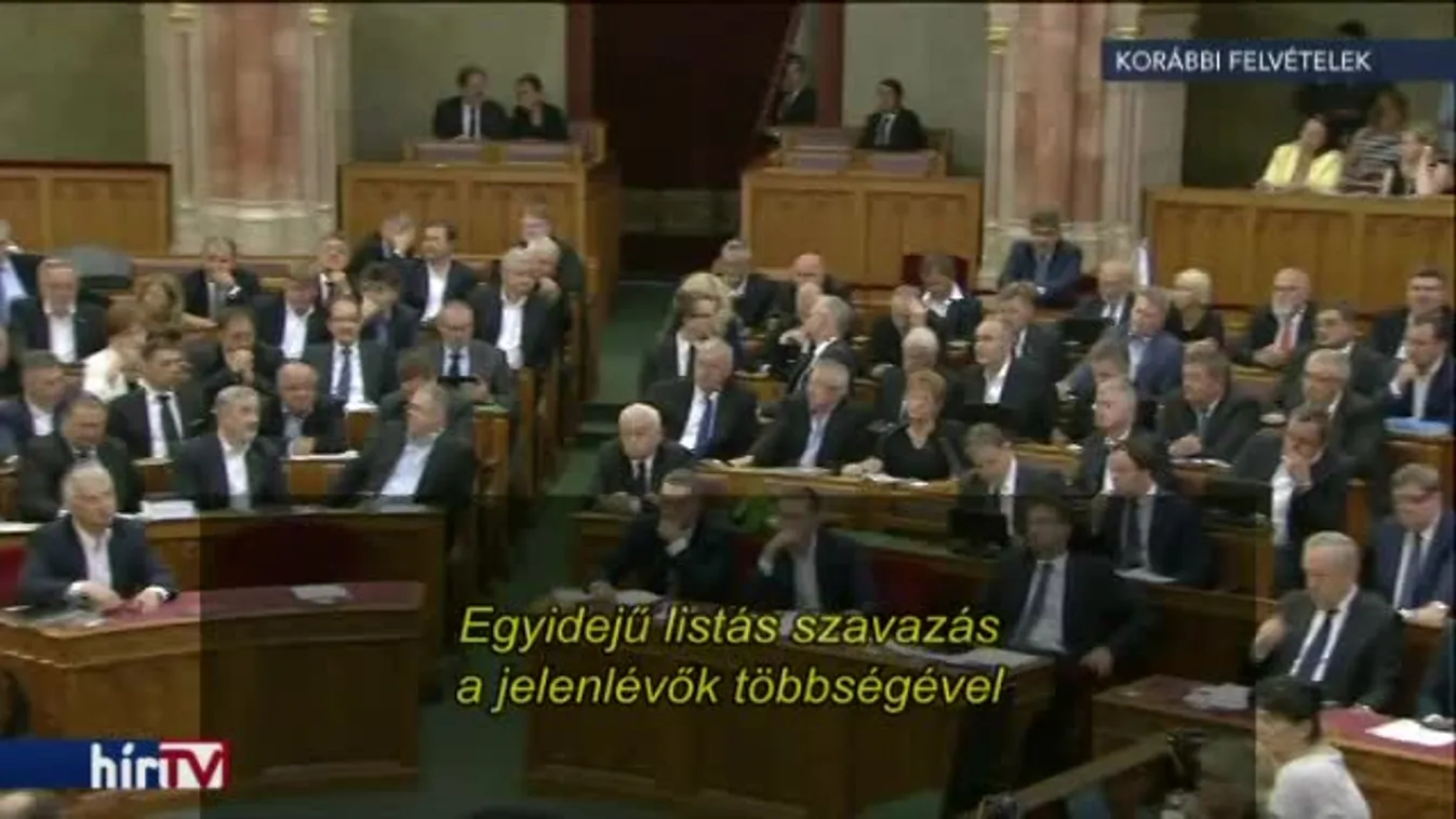 Alaptörvény-ellenesnek bizonyulhat a plakáttörvény