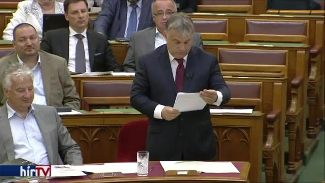 Orbán: zsúrpubiskodás, cukiskodás