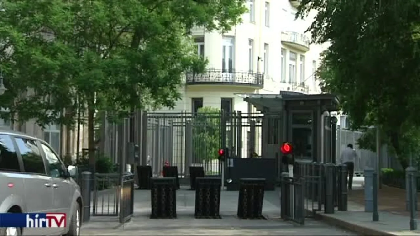 Lázár bagatellizál, Németh rá sem ér válaszolni