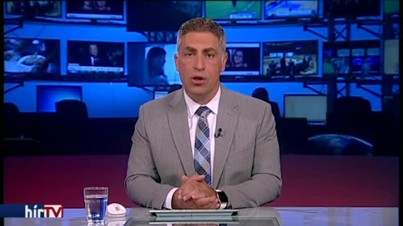 Tengeralattjáróval ütköztek a haditengerészek