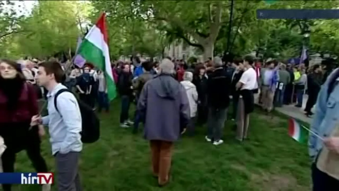 Momentum: A Fidesz pénzeli az MSZP-t