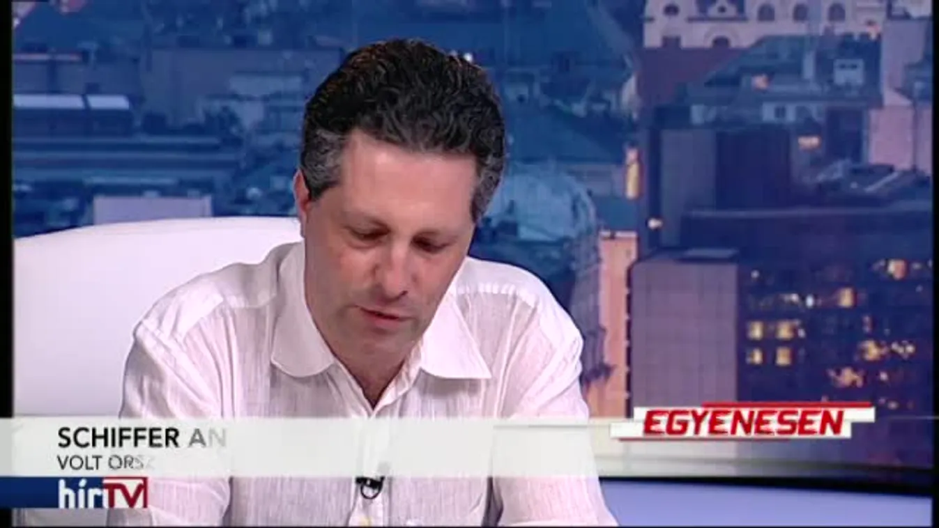 Egyenesen – A pálya széléről