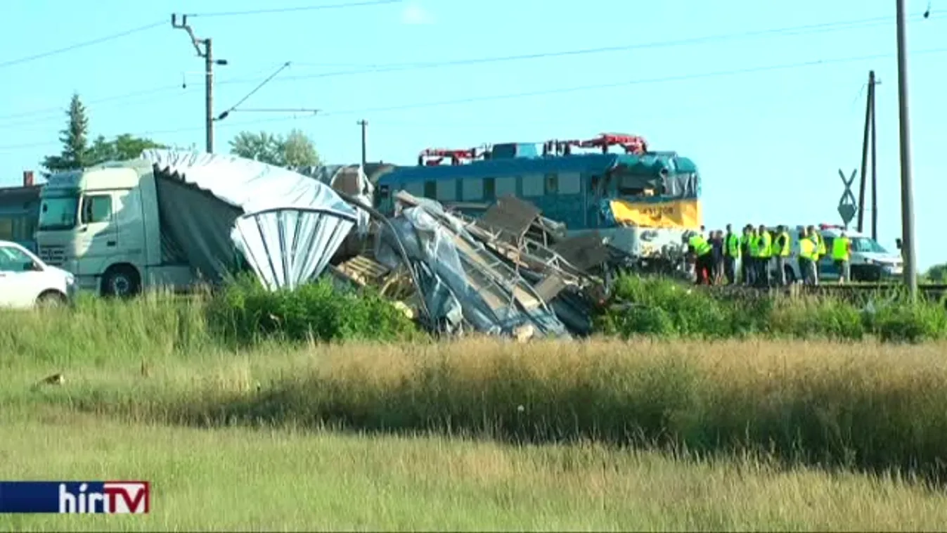 Vonat és teherautó ütközött