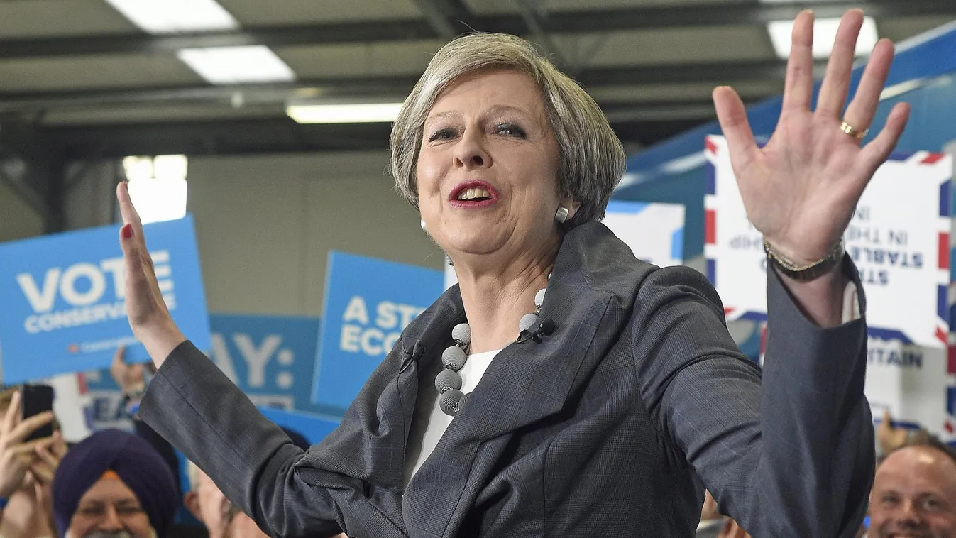 Theresa May túltaktikázta