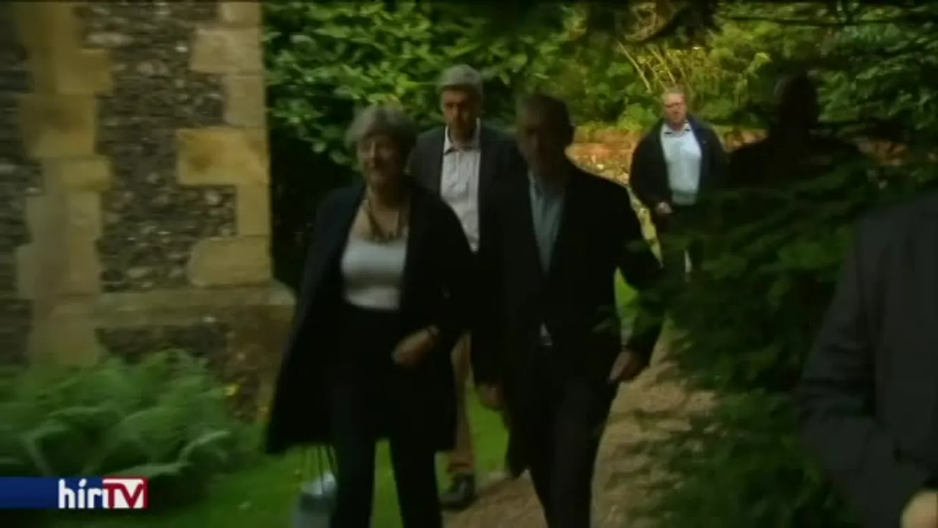 Párton belül fúrhatják meg a kormányfőt