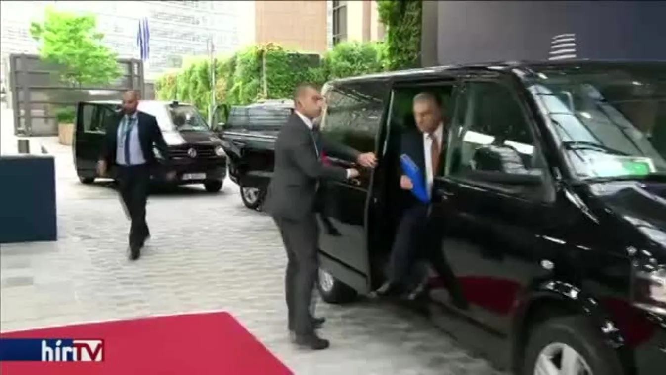 Élő bejelentkezés Brüsszelből - 10 óra