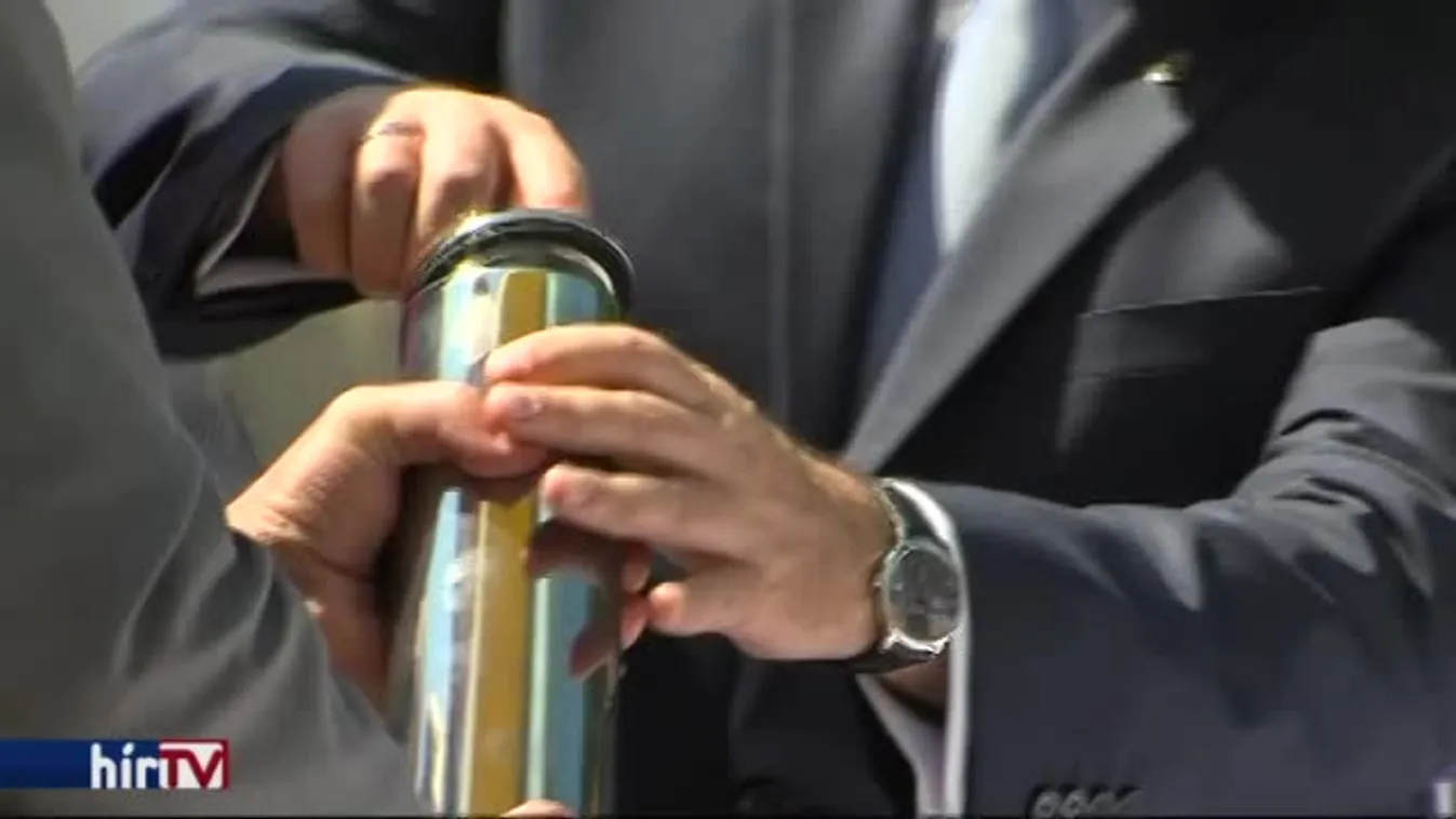 Négy és fél milliárd forintból épül uszoda Kaposváron