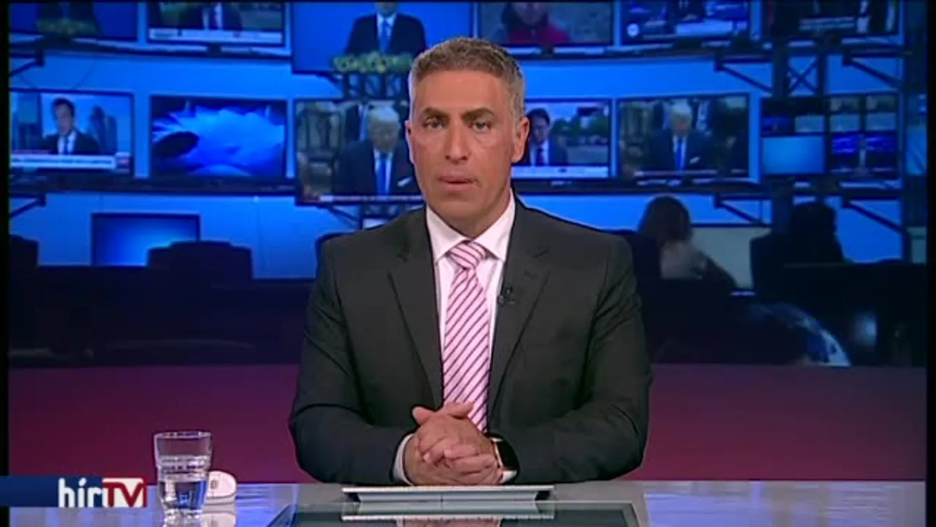 Sokkot kapott Orbán