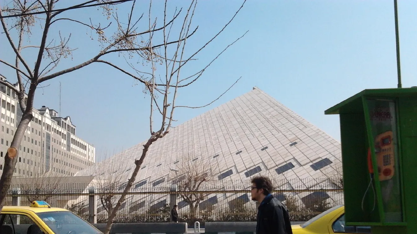 Lövöldözés az iráni parlamentben