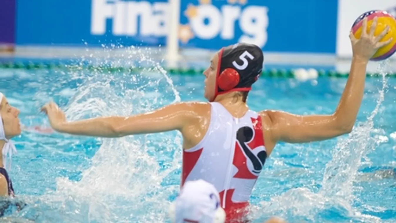 Kikaptak a női vízipólósok