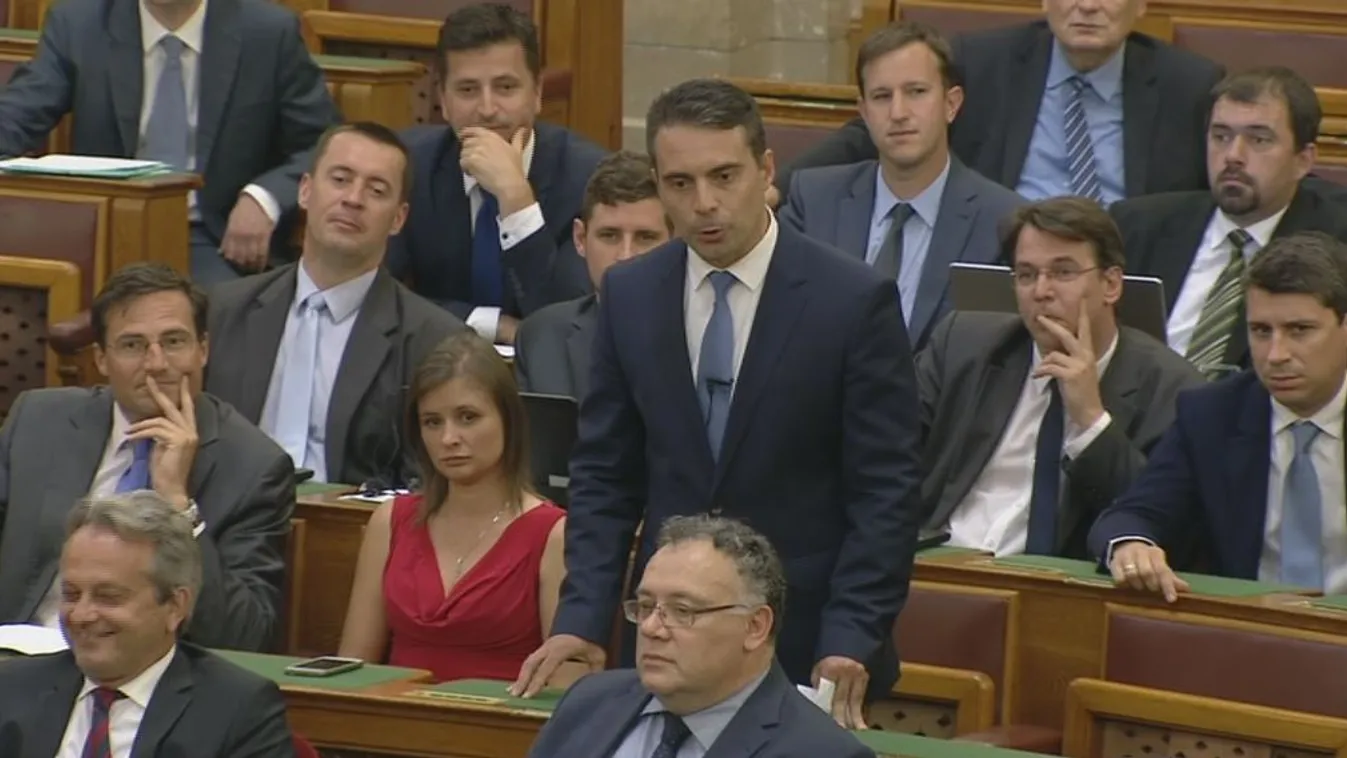 Vona: Orbán egy kiégett kommunista