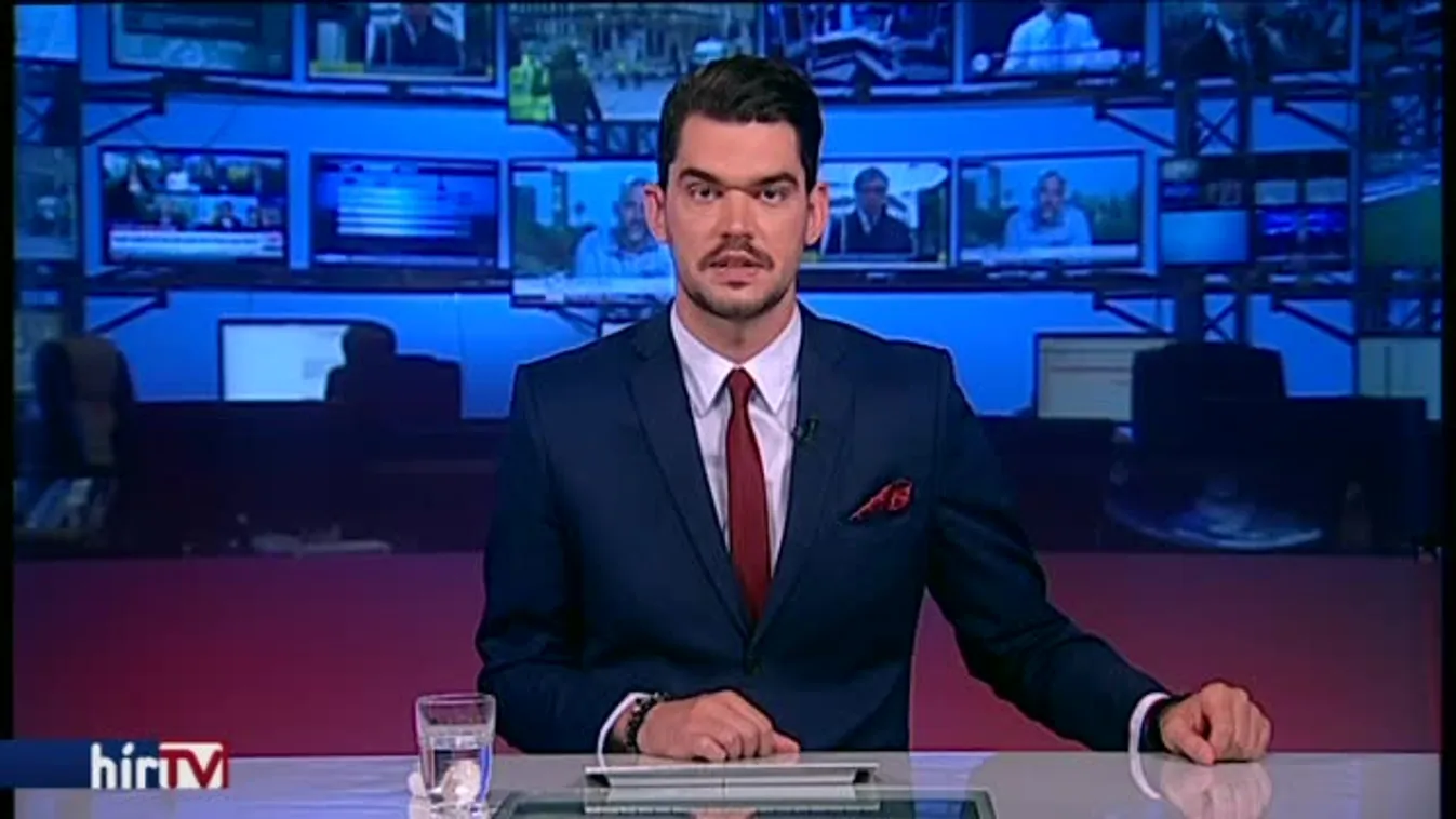 Vegyianyagraktár égett Pétfürdőn