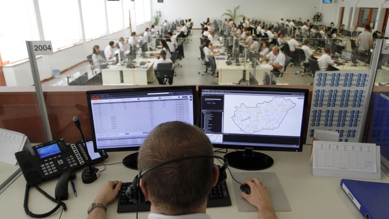 Ki segít a segítőkön?