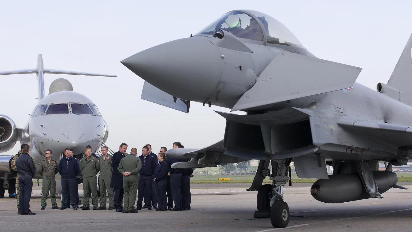 Brit vadászgépek szálltak le Pápán