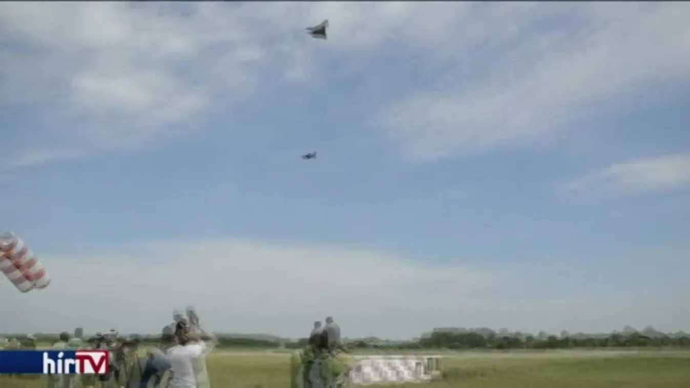 Brit vadászgépek szálltak le Pápán