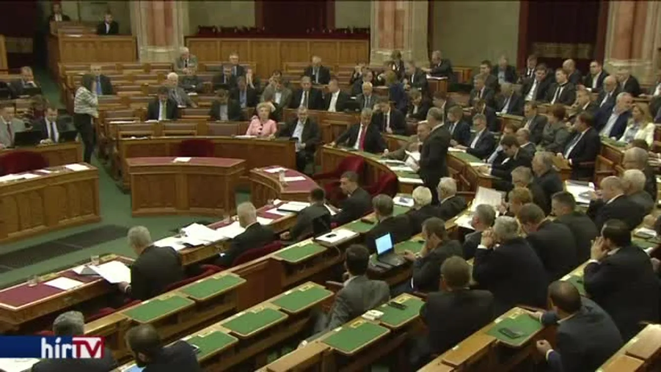 Ne menjenek be: a parlamenti folyosókon kérlelik az ellenzéki politikusokat