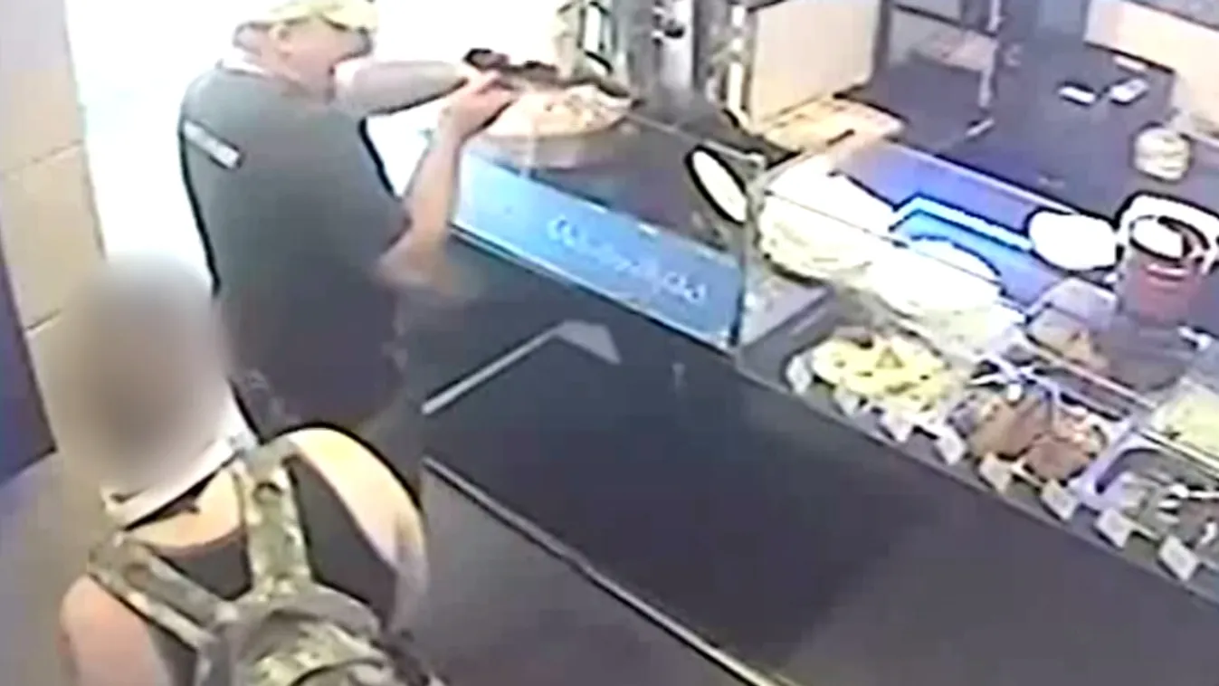 Feladta magát a fegyverrel fenyegető férfi