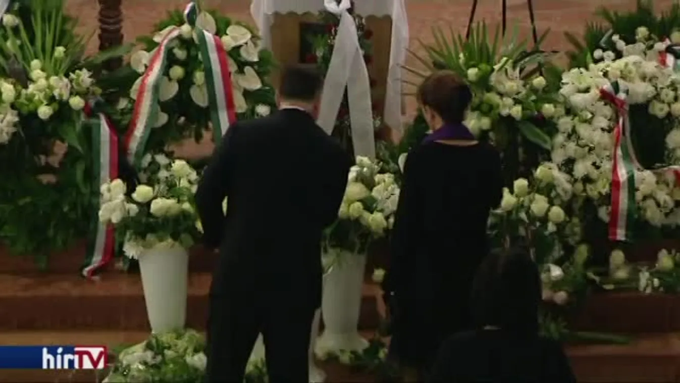 Eltemették Jókai Annát