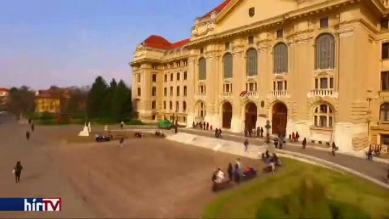 Szakembereket akar képezni a DE