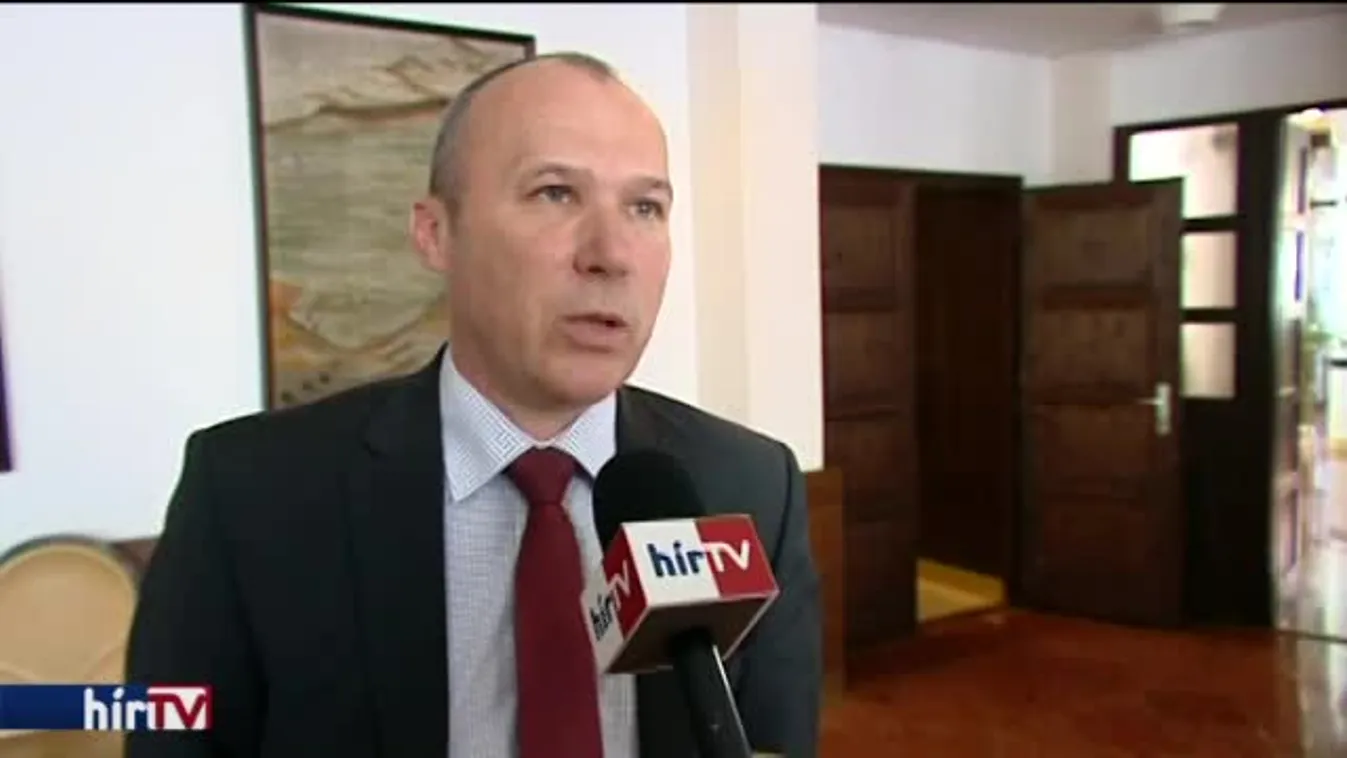 Örül a veszprémi polgármester Mészáros pénzének