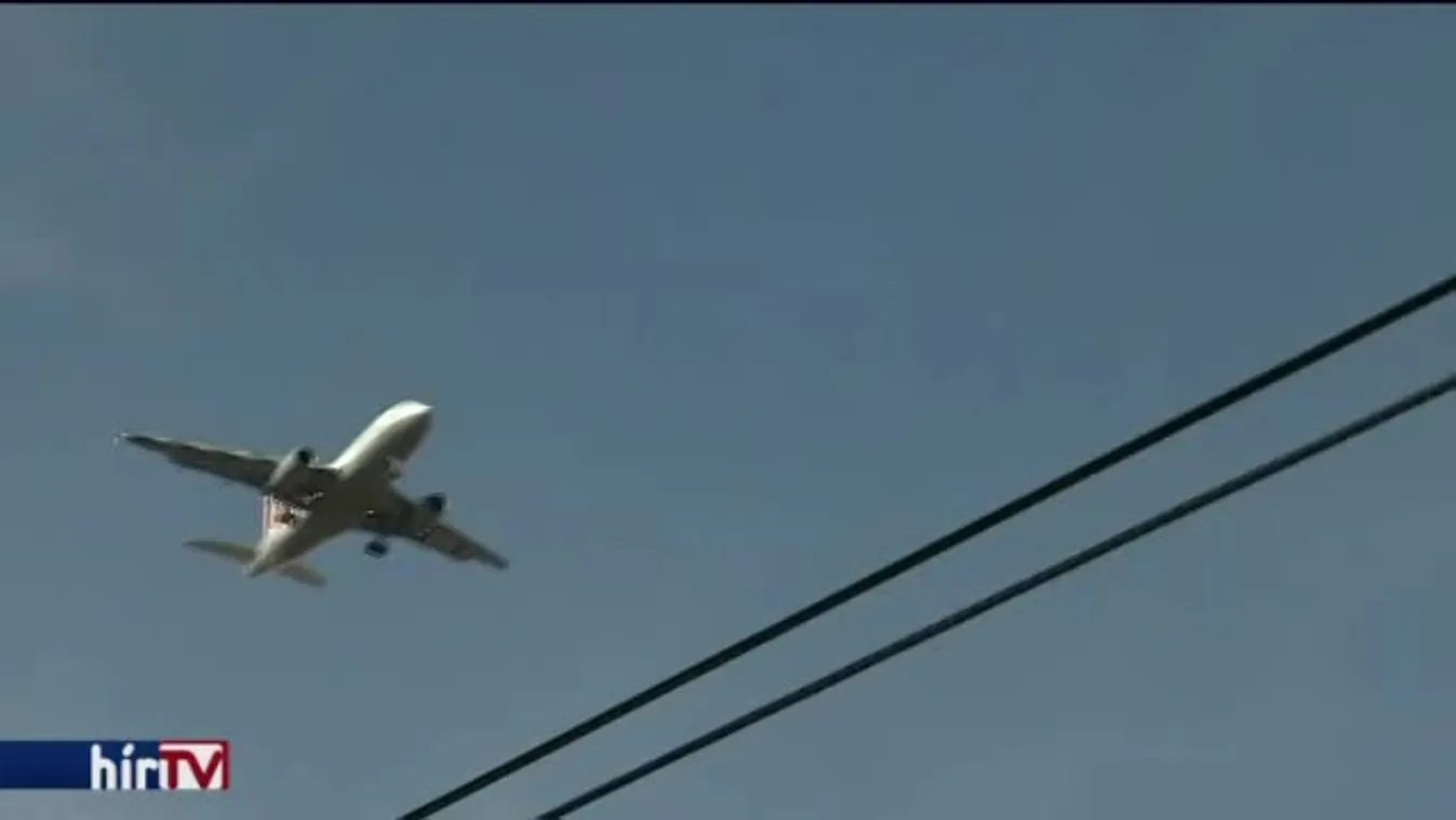 Tüntettek a repülők miatt