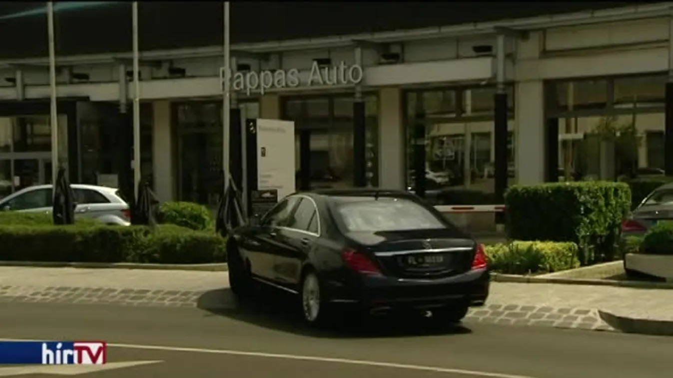 Nem tiszta, hogy mennyiért vesz Mercedeseket a minisztérium