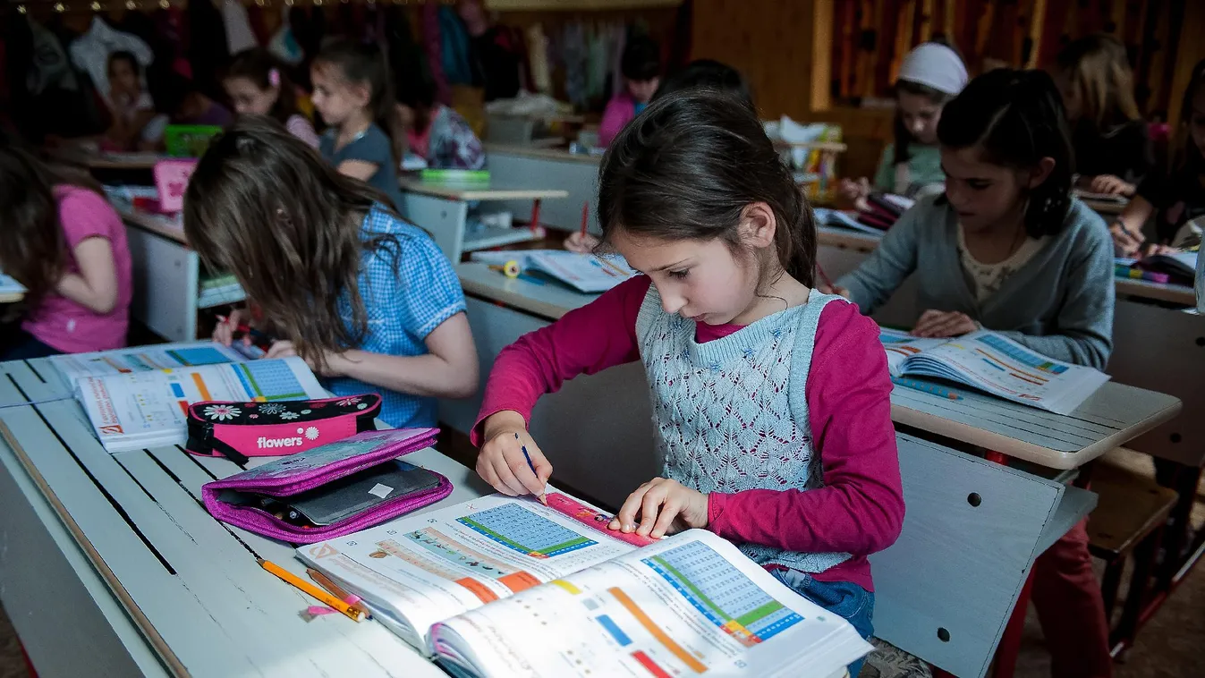 Eltörölhetik a kötelező tankönyveket