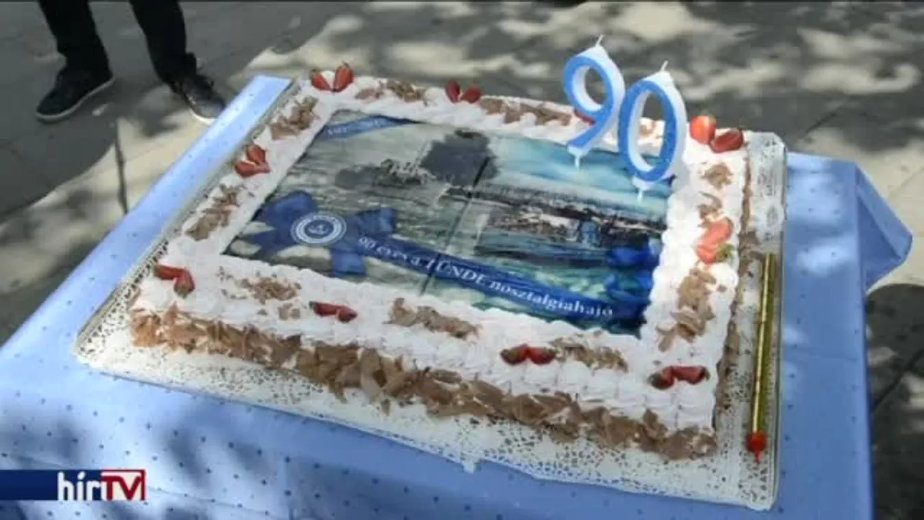 Újabb idényét kezdte meg a legöregebb balatoni sétahajó