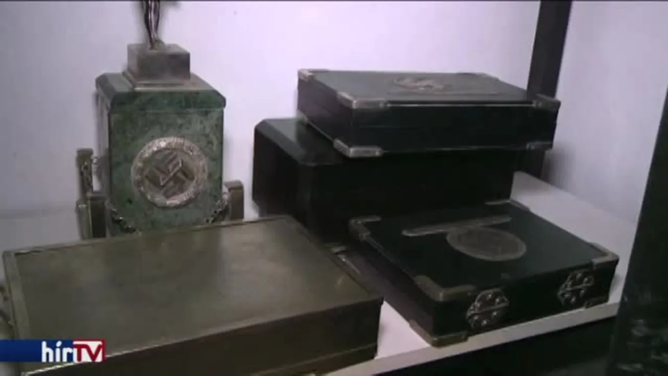 Titkos ajtó mögött rejtegették Hitler nagyítóját