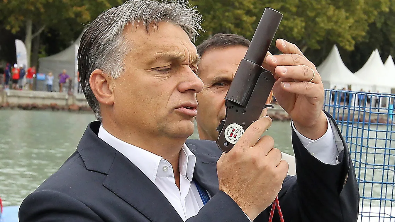 LMP: Orbán háborúsdit játszik Magyarországon